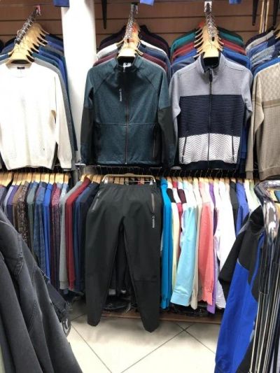 Лот: 11232808. Фото: 1. Продам спортивный костюм оригинальный. Костюмы классические, деловые