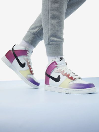 Лот: 22457763. Фото: 1. Кеды Nike Dunk High, Белый. Другое (одежда, обувь, галантерея)