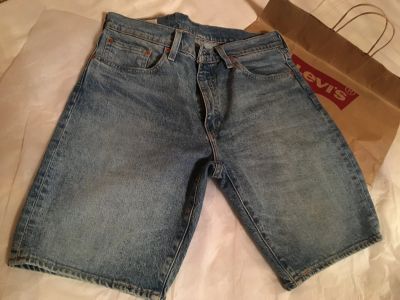 Лот: 14069959. Фото: 1. Шорты мужские джинсовые Levi's... Брюки, джинсы, шорты