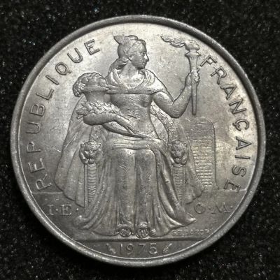 Лот: 23320576. Фото: 1. 5 франков 1975 года. Французская... Австралия и Океания