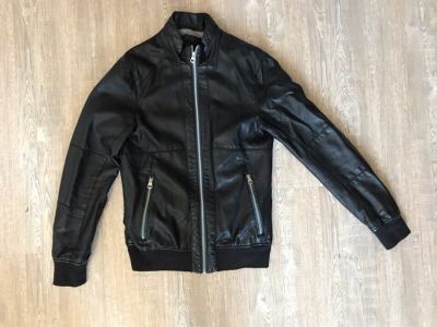 Лот: 10186051. Фото: 1. Куртка кожаная Bershka. Верхняя одежда