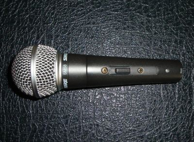 Лот: 3799040. Фото: 1. Вокальный микрофон Shure SM58. Студийные микрофоны, радиомикрофоны и радиосистемы