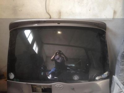 Лот: 5709381. Фото: 1. Стекло задней двери Toyota Funcargo. Кузов
