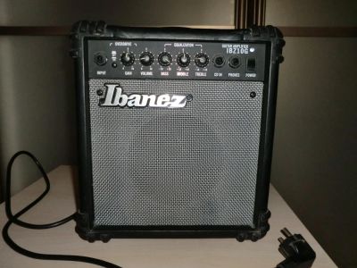 Лот: 8219132. Фото: 1. Ibanez IBZ10G Guitar Combo. Гитарные эффекты и комбоусилители