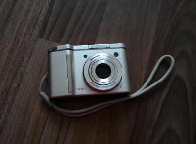 Лот: 5521085. Фото: 1. Фотокамера Samsung NV8 - сломана. Цифровые компактные