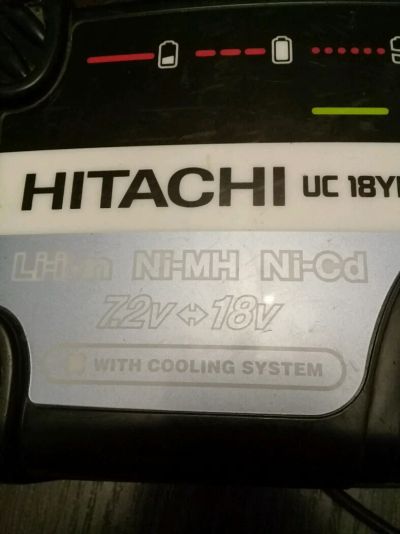 Лот: 10889544. Фото: 1. Зарядное устройство Hitachi UC18YRL. Электроинструмент