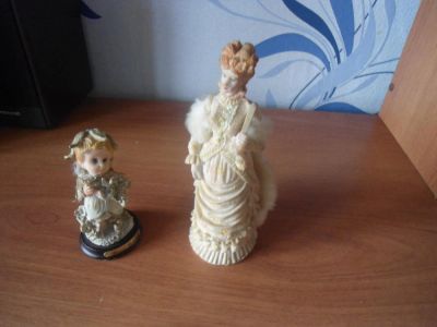 Лот: 8842648. Фото: 1. две статуэтки и какие то камушки. Другое (коллекционирование, моделизм)