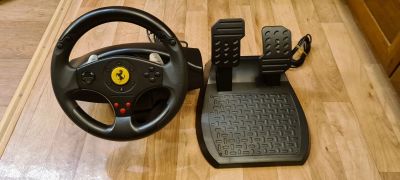Лот: 16446092. Фото: 1. Руль с педалями ThrustMaster Ferrari... Аксессуары для игровых приставок, консолей, геймпады