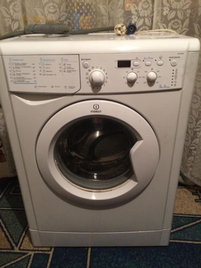 Лот: 8943025. Фото: 1. Стиральная машинка Indesit. Стиральные машины