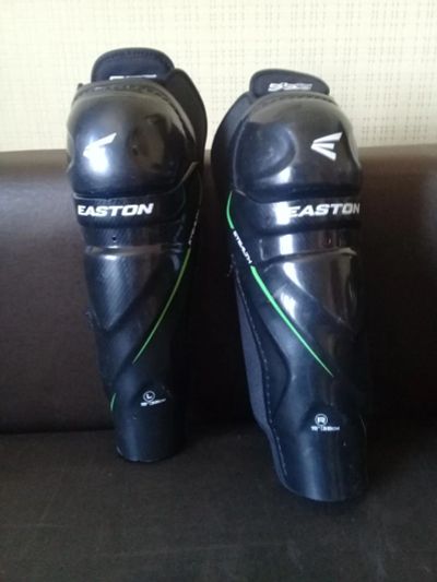 Лот: 11105343. Фото: 1. Щитки хоккейные Easton Stealth... Защита тела