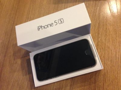 Лот: 3621869. Фото: 1. Iphone 5s space gray 16gb. Смартфоны