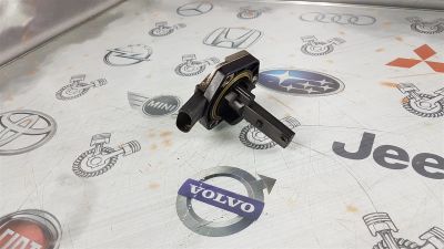 Лот: 23590470. Фото: 1. Датчик уровня масла Volkswagen... Электрооборудование