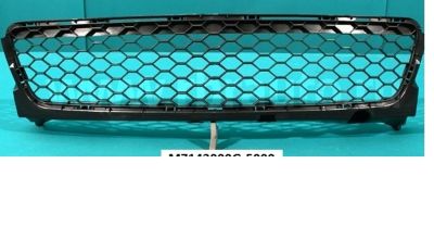 Лот: 3585583. Фото: 1. Решетка в бампер Mazda 3 Axela... Кузов