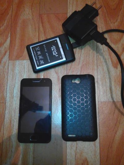 Лот: 3669056. Фото: 1. JiaYu G2 (1Gb) смартфон от китайского... Смартфоны