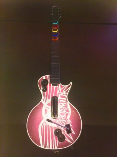 Лот: 9198524. Фото: 1. Продам гитару на PS3 (Guitar Hero... Игры для консолей