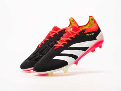 Лот: 23565024. Фото: 1. Футбольная обувь Adidas Predator... Кеды, кроссовки, слипоны