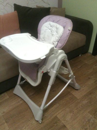 Лот: 10788179. Фото: 1. Стул для кормления Happy Baby... Стульчики для кормления