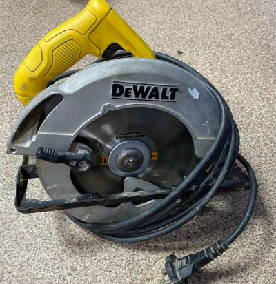 Лот: 20317393. Фото: 1. Дисковая пила DeWALT DWE560, 1350... Электроинструмент