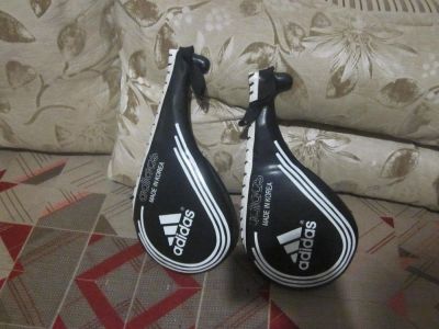 Лот: 8244363. Фото: 1. Ракетка-лапа adidas. Другое (обмундирование и экипировка)