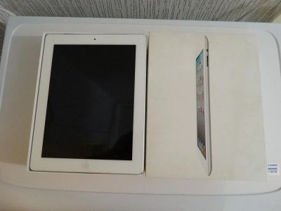 Лот: 6697166. Фото: 1. Ipad 2 wi-fi + 3g, 16 Gb, white. Планшеты