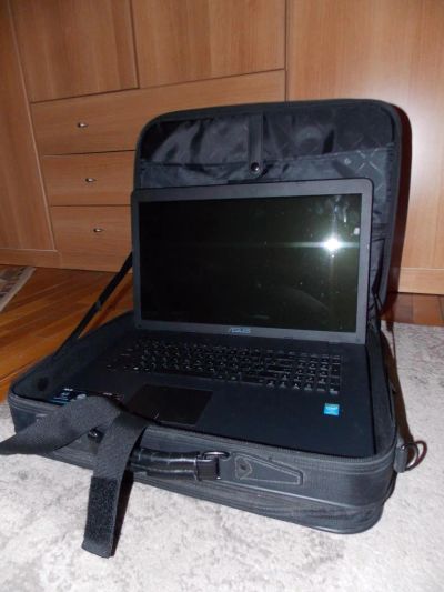 Лот: 6424728. Фото: 1. Ноутбук Asus 751MD + Сумка Continent... Ноутбуки