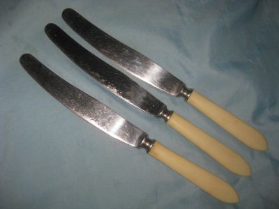 Лот: 18366486. Фото: 1. три ножа -- нержавейка советских... Столовые приборы, ножи