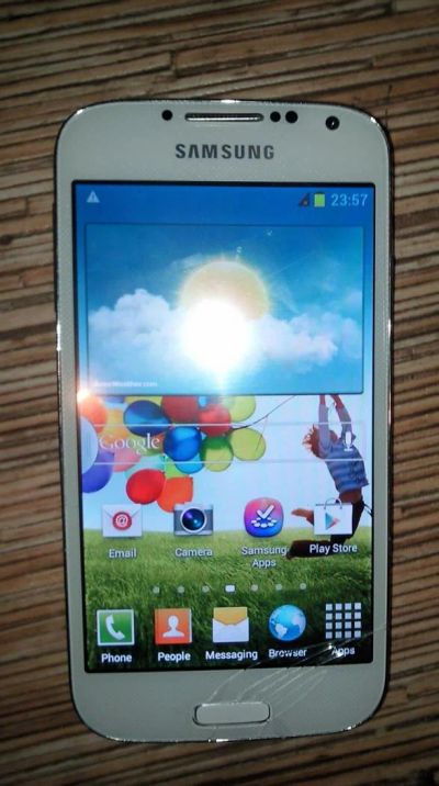 Лот: 3877378. Фото: 1. Смартфон Samsung Galaxy S4 GT-I9500. Смартфоны