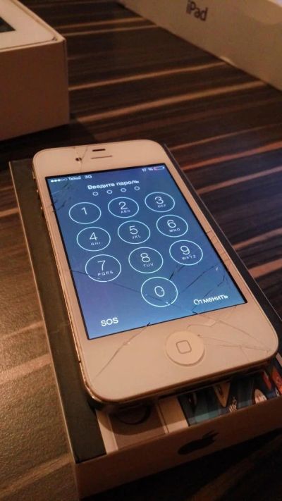 Лот: 7464653. Фото: 1. iPhone 4 white 16 gb. Смартфоны