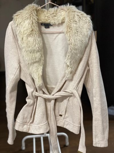 Лот: 18376480. Фото: 1. Толстовка на поясе Armani 44-46. Свитеры, толстовки, худи