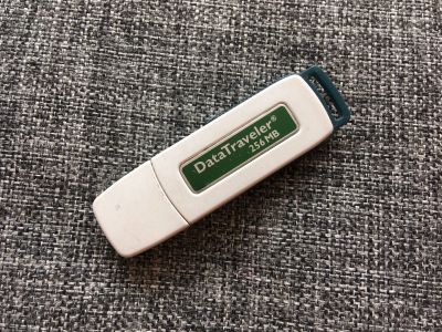 Лот: 14006722. Фото: 1. Флешка 256mb. USB-флеш карты