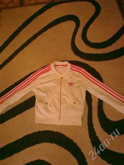 Лот: 353971. Фото: 1. Продам кофту Adidas размер S. Свитеры, толстовки, худи