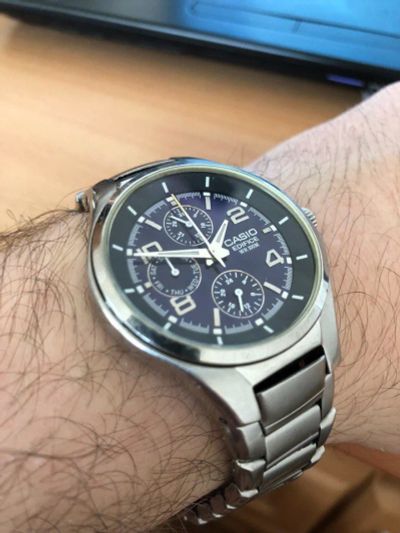 Лот: 10986869. Фото: 1. Часы Casio Edifice EF-316D-2AVEF. Оригинальные наручные часы