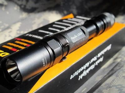 Лот: 865426. Фото: 1. Фонарь Fenix LD20 R5. Фонарики