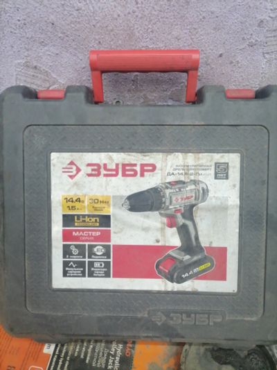 Лот: 25199757. Фото: 1. Зарядка шуруповёрта зубр 14.4в. Электроинструмент