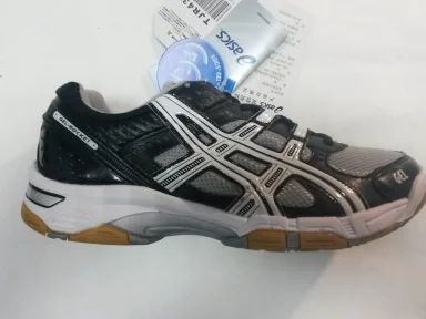 Лот: 3853821. Фото: 1. Кроссовки Asics gel rocket для... Фитнес, аэробика и гимнастика
