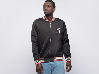 Лот: 24979534. Фото: 1. Бомбер Burberry. Верхняя одежда