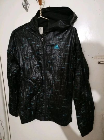 Лот: 13884107. Фото: 1. Кофта adidas с капюшоном. Свитеры, толстовки, худи