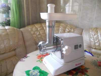 Лот: 6714732. Фото: 1. Мясорубка электрическая Verloni. Кухонная