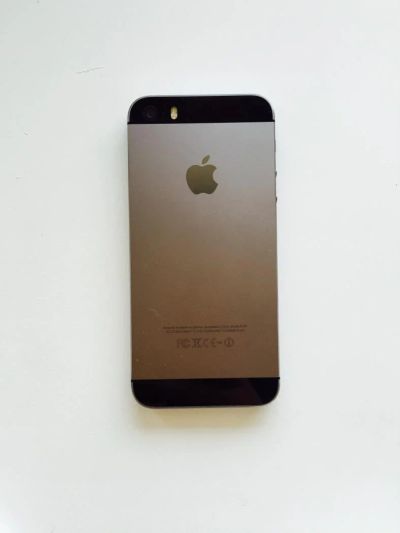 Лот: 4559231. Фото: 1. Продам iPhone 5S Black. Смартфоны