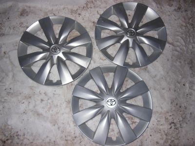Лот: 4982834. Фото: 1. Оригинальные колпаки Toyota R-16... Колпаки