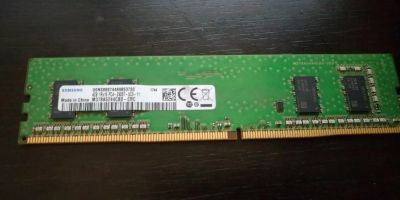 Лот: 15877114. Фото: 1. Память Samsung DDR4 - 4Гб. Оперативная память