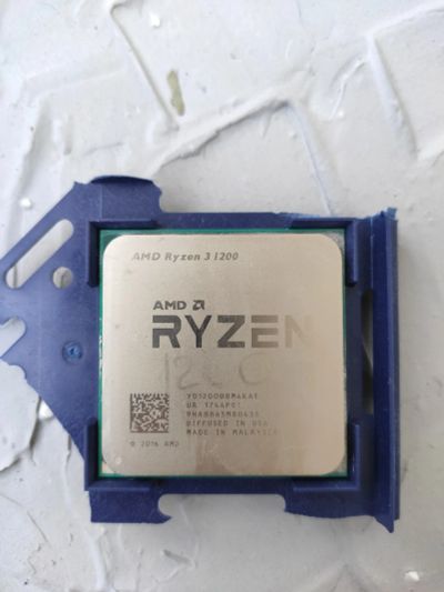 Лот: 16290386. Фото: 1. Процессор ryzen 3 1200,. Процессоры