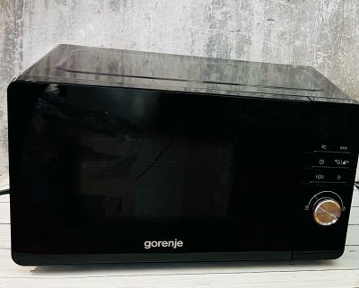 Лот: 23224976. Фото: 1. Микроволновая печь Gorenje MO20A3B. Микроволновки, мини-печи