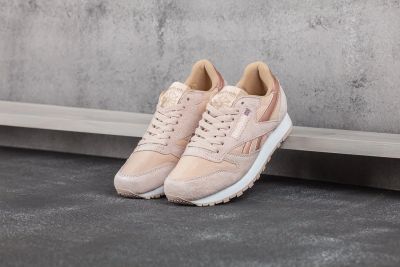 Лот: 10352693. Фото: 1. Reebok CL Leather Suede 13. Кеды, кроссовки, слипоны