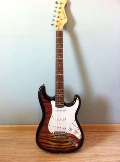 Лот: 11171139. Фото: 1. Электрогитара Fender Stratocaster... Гитары