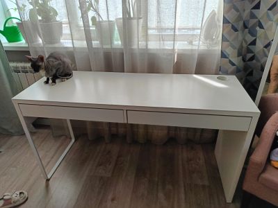Лот: 25510734. Фото: 1. Стол письменный Икеа Микке. Компьютерные и письменные столы