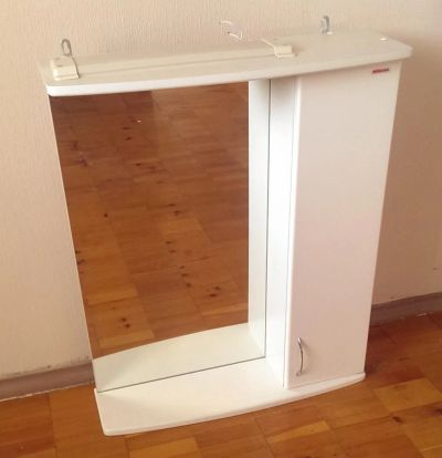 Лот: 4795767. Фото: 1. Шкаф зеркальный с подсветкой и... Мебель для ванной комнаты