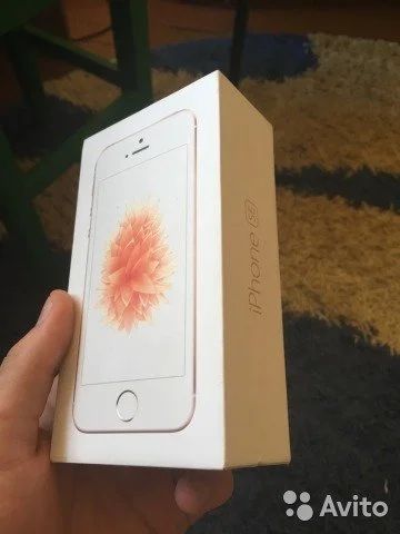 Лот: 9645248. Фото: 1. iphone se 16 gb. Смартфоны