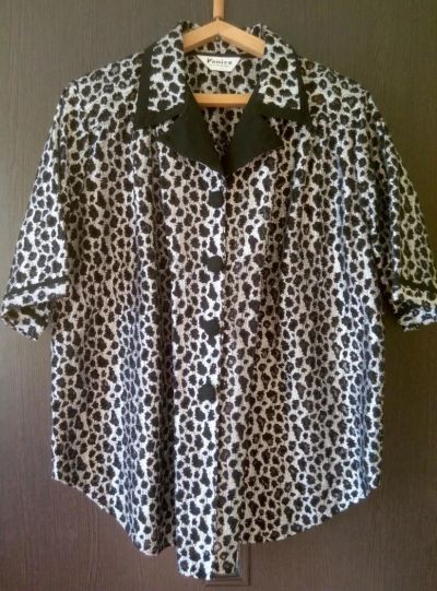 Лот: 11077206. Фото: 1. Рубашка черно белый леопард 56-60см. Блузы, рубашки