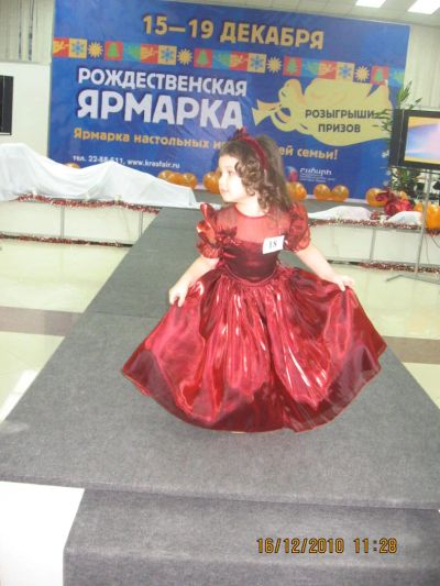 Лот: 5329560. Фото: 1. Платье на выпускной в сад п-во... Платья, сарафаны